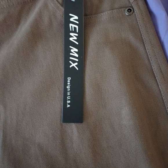 Dark Brown Dressbarn Stretch Capris - Picture 2 of 4